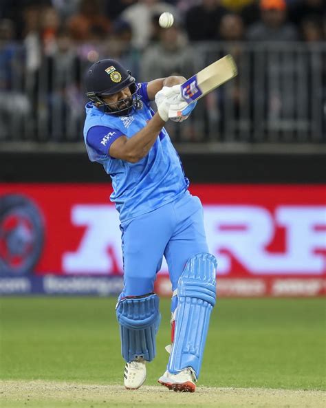 Rohit Sharma failed to control his pull shot | ESPNcricinfo.com