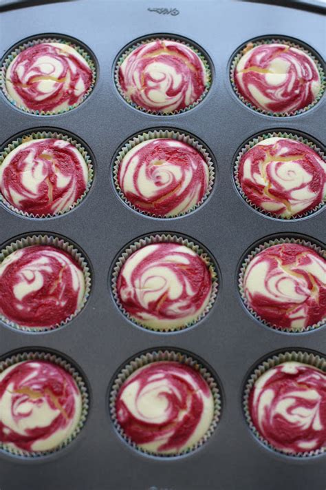 Eat Well, Live Happy: Raspberry Swirl Cheesecake Cupcakes