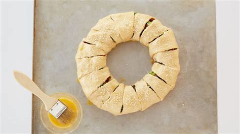 Veggie-Stuffed Holiday Crescent Wreath Recipe - Pillsbury.com