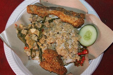 Menikmati Kelezatan Nasi Tiwul Ikan Kelong Khas Pacitan - Indonesia Kaya