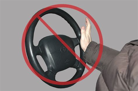 How to Hold [and NOT hold] Your Steering Wheel - Driver Education, Canada