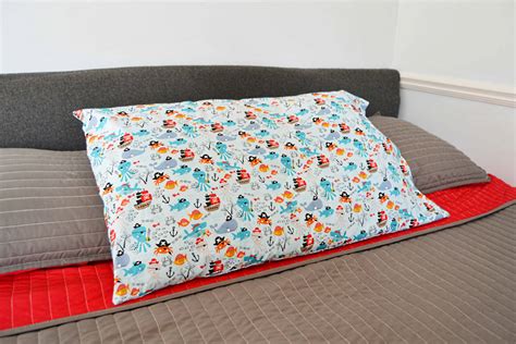 Sewing pattern: How to sew a pillowcase – Sewing