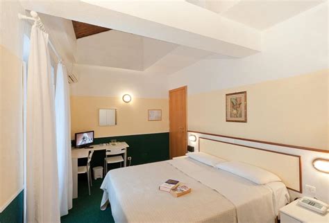 Hotel Eden, Sorrento | LateRooms.com