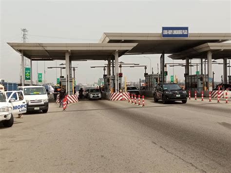 Lekki toll: Vehicles move unhindered as security operatives stand guard - Trending News