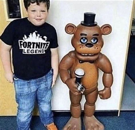 Leaked footage of the fnaf movie: Alec Walking up to a lonely freddy ...