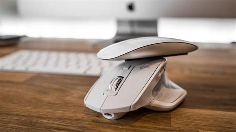 Apple Magic Mouse 2 vs Logitech MX Master 2S: Which is Best Mouse ...