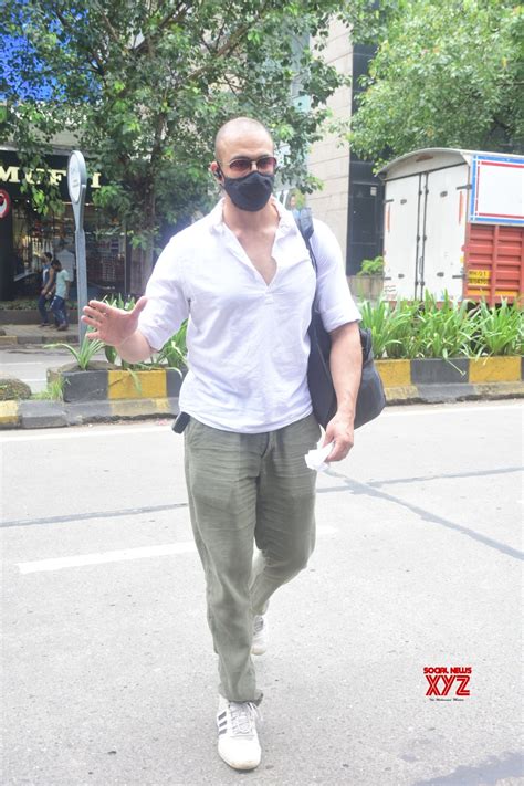 Arunoday Singh Spotted At Bandra - Gallery - Social News XYZ