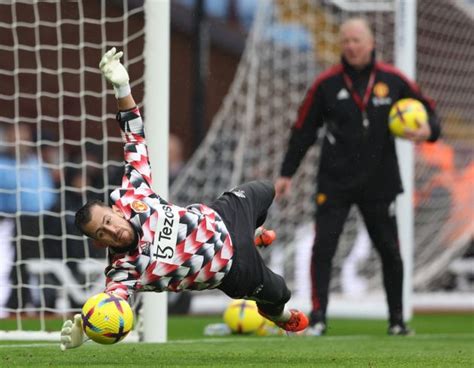 Confirmed Manchester United line-up vs Aston Villa: Dubravka debut ...