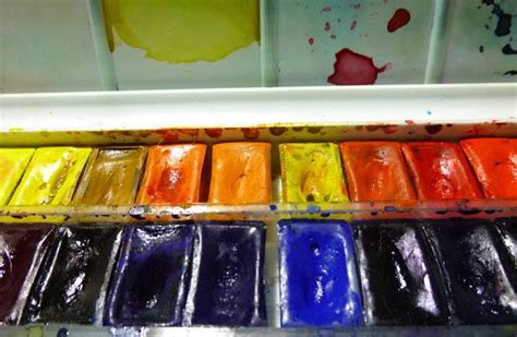 Watercolor Tubes vs. Pans – Which are Better? - Some Call Me Beth