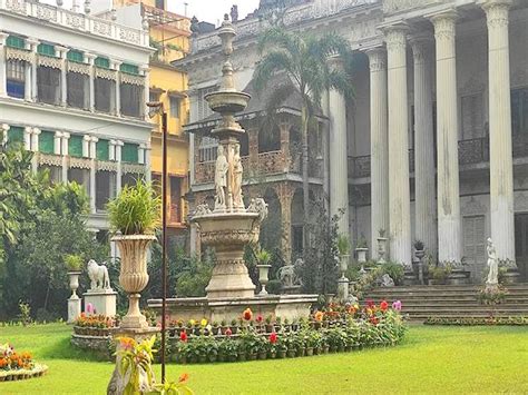 Best 7 Things to See and Do in Marble Palace Kolkata