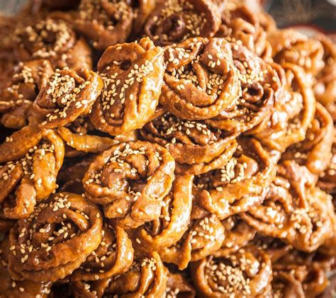 Chebakia Recipe // Moroccan Sesame & Honey Cookies (Ramadan)