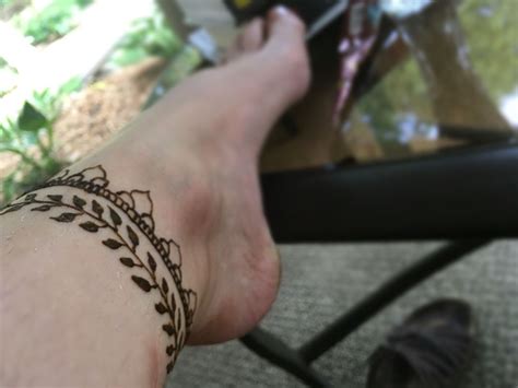 Simple Ankle Henna Designs For Beginners