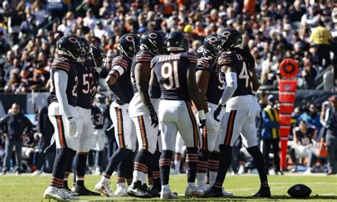 Forget Bears' Alleged QB Controversy, Defense Really Improving - Bears ...