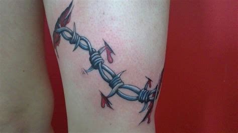 Image result for new_school_realistic_barbed_wire_tattoo | Tatuajes de alambre de púas, Tatuajes ...