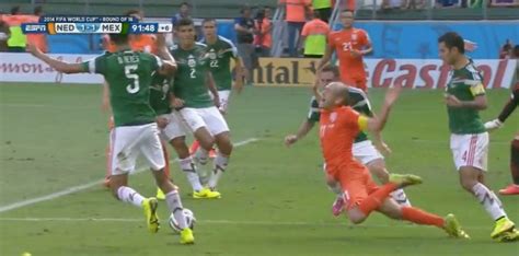 Arjen Robben Dives Against Mexico Wins Penalty [GIF] - Business Insider