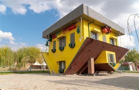 Weird Houses Around The World