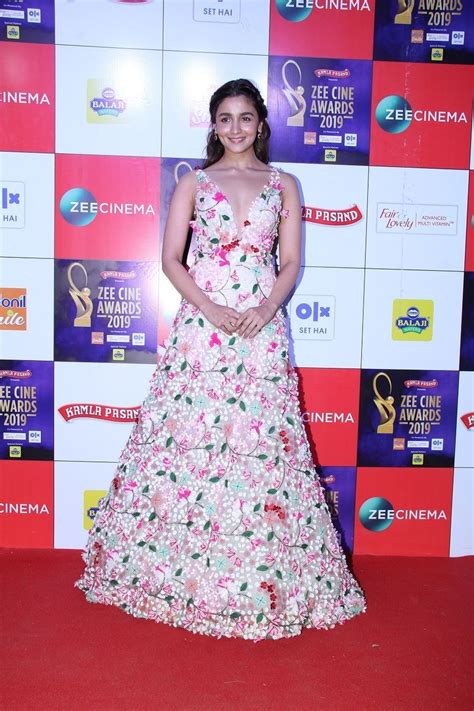 Zee Cine Awards 2019: Bollywood celebs put their best foot forward on red carpet