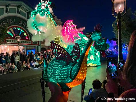 END DATE Announced for Main Street Electrical Parade and Disneyland Forever Fireworks - Disney ...