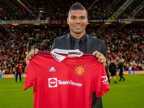 Manchester United confirm Casemiro signing in €60m transfer from Real Madrid - Yahoo Sports