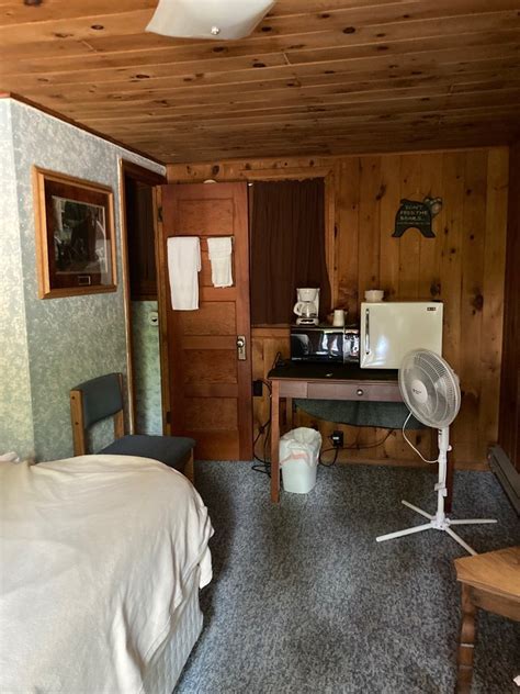 TRAILSIDE CABINS & MOTEL - Updated September 2024 - 1100 W Hwy 61 ...