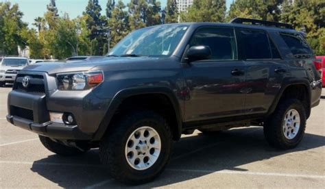 2013 Toyota 4runner Trail Edition with KDSS (Gray)