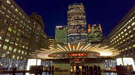 LONDON WALK | Canary Wharf at Night incl. Winter Lights Festival 2018 | England - YouTube