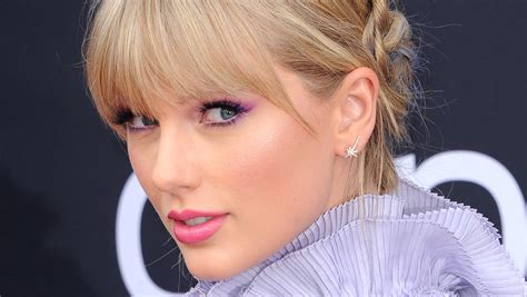 What's The Real Meaning Of Lavender Haze By Taylor Swift? Here's What We Think
