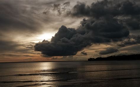 Nubes de tormenta y Océano wallpapers | Sky and clouds, Clouds, Storm clouds