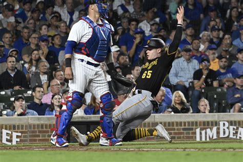 Pirates score 7 runs in 4th to roll past Cubs | Reuters