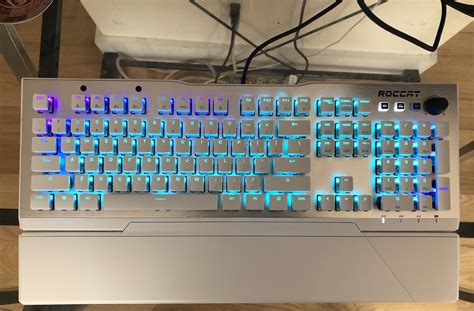 Roccat Vulcan 122 Aimo Gaming Keyboard Review: White, Bright and Modern ...