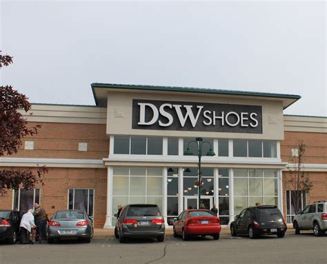 File:DSW Shoes store Green Oak Village Place.JPG - Wikipedia, the free ...