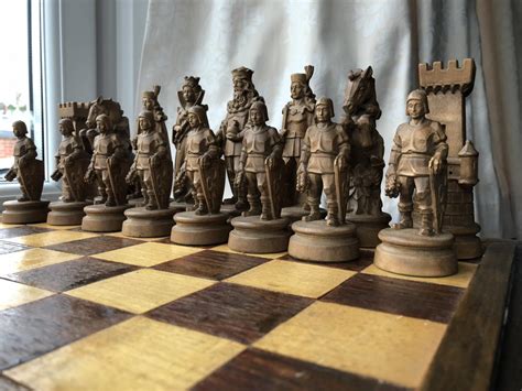 “Knight’s Wood Carved” Chess Set – Chess Collecting