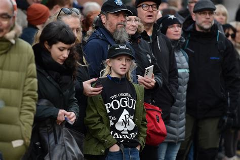 Thousands Mourn The Pogues' Shane MacGowan at Funeral - Legal Trap News