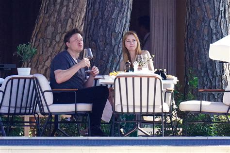 Elon Musk and girlfriend Natasha Bassett have lunch in St. Tropez