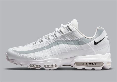 Nike Air Max 95 Ultra White Reflective DM9103-100 | SneakerNews.com