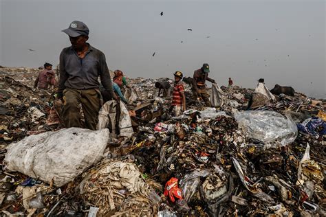 ‘The Dump Killed My Son’: Mountains of Garbage Engulf India’s Capital - The New York Times