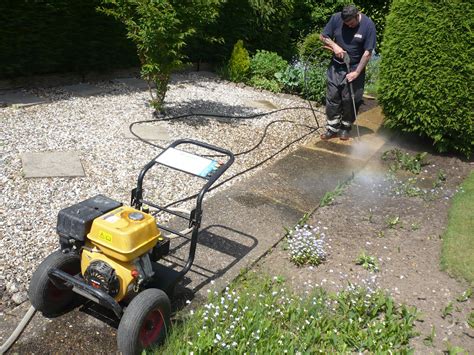 Block Paving Maintenance: Block Paving and Driveway Cleaning a Basic ...