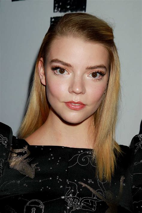 Anya Taylor-Joy Eyes Wide - Anya Taylor Joy Those Eyes Ugh ...