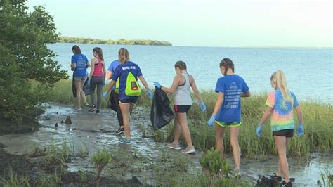 Hundreds of volunteers participate in the annual Coastal Cleanup | wtsp.com