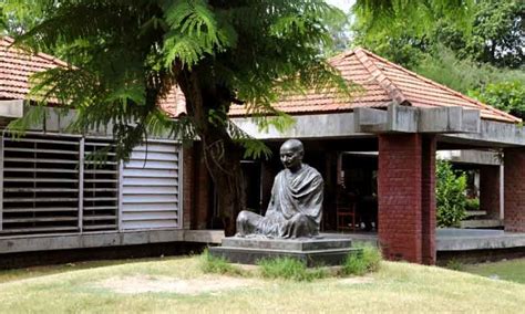 Sabarmati ( Gandhi ) Ashram – Garha Tour & Travels