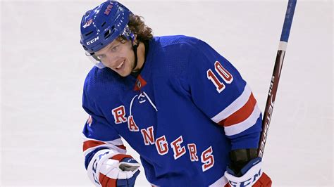 Panarin scores twice to power Rangers to win over Islanders