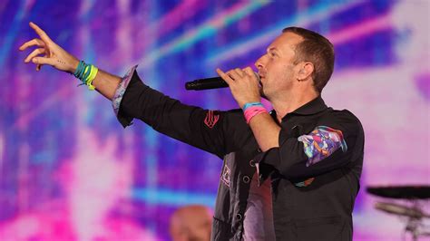 A helicopter trip to a Coldplay concert lands a world leader in trouble