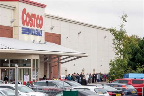 Costco extends special opening hours for high-risk shoppers during the ...