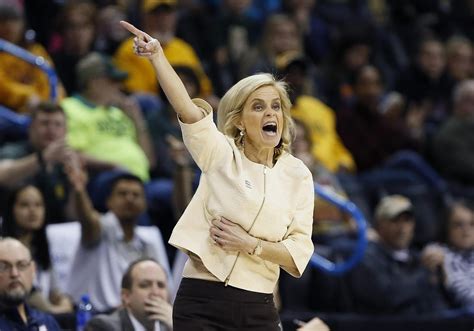 LSU women's basketball hires Baylor coach Kim Mulkey, expected to earn $2.5M annually