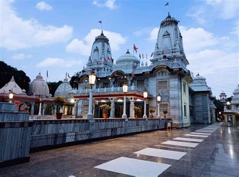 Gorakhnath Math Gorakhpur architecture - Temple Yatri