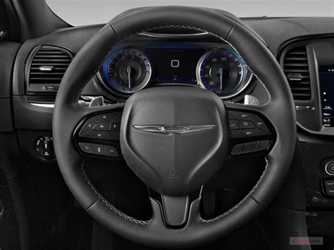 2021 Chrysler 300: 244 Interior Photos | U.S. News & World Report