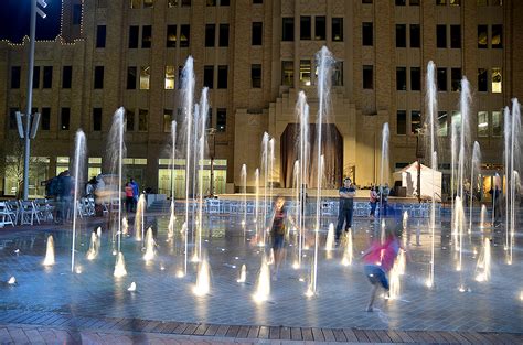 Sundance Square Plaza - Architecture in Fort Worth