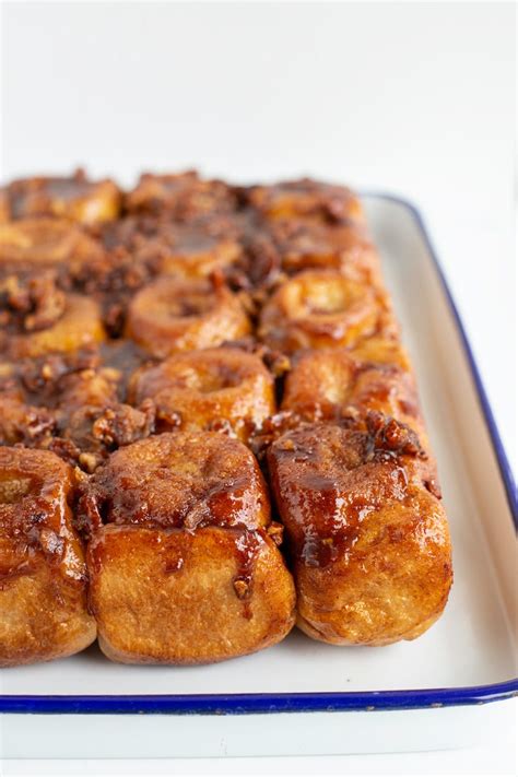 Sticky Buns - Yummiesta