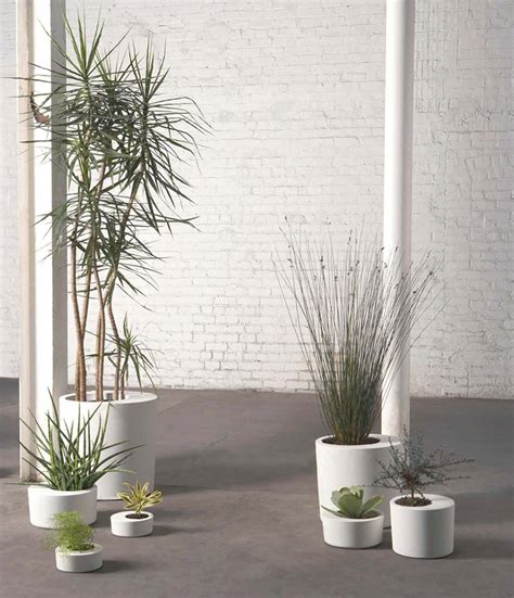 If It's Hip, It's Here (Archives): Obleeek Objects - Modern Concrete Planters For Indoor & Outdoor