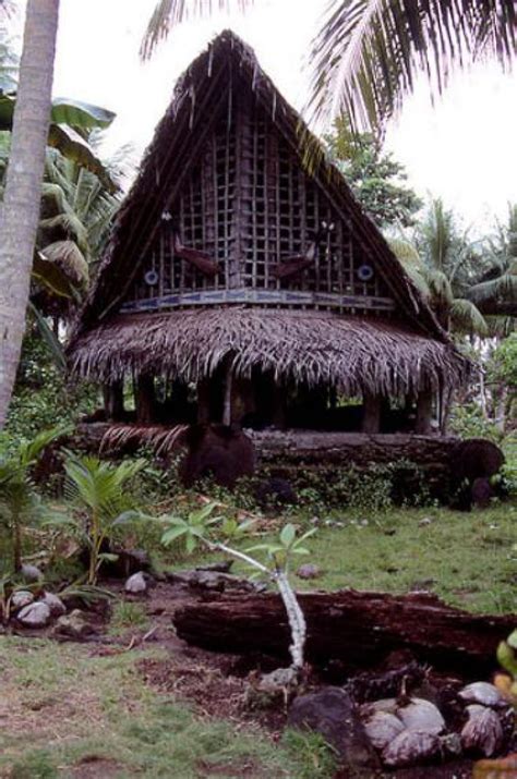 Micronesia Facts, Culture, Recipes, Language, Government, Eating, Geography, Maps, History ...